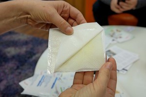 Гидрогелевая антибактериальная повязка с серебром Гидрогелевая антибактериальная повязка требуется при общении с больным стрептодермией.