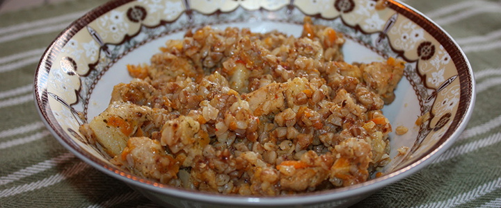 Гречка по-купечески с грудкой Гречка по-купечески с курицей