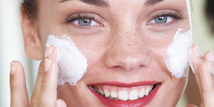 Косметические средства от веснушек Косметические средства от веснушек на лице