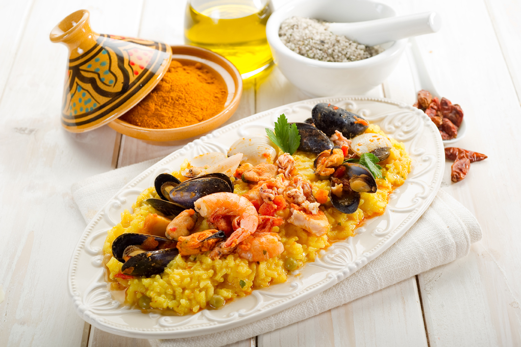 паэлья с мороепродуктами блюдо паэлья