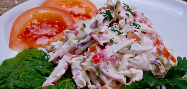 Салат Красное море Салат Красное море с крабовыми палочками